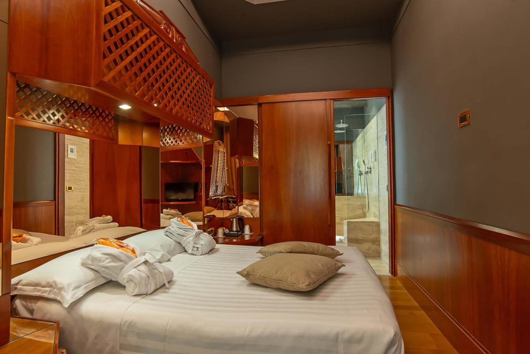 Isa 4* Roma